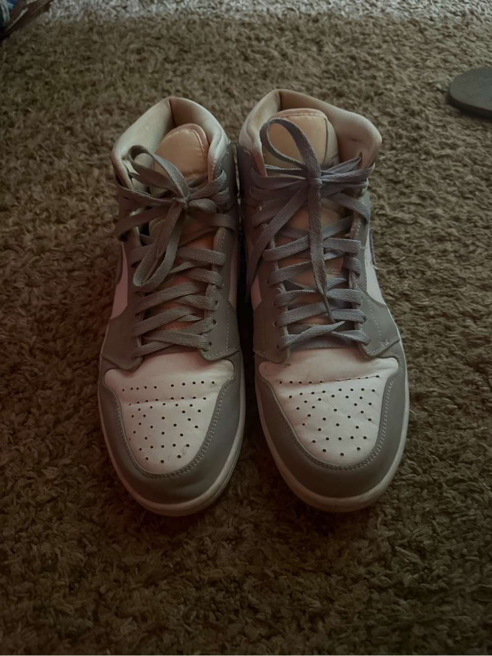 Women’s nikes shoes gray, blue, and white